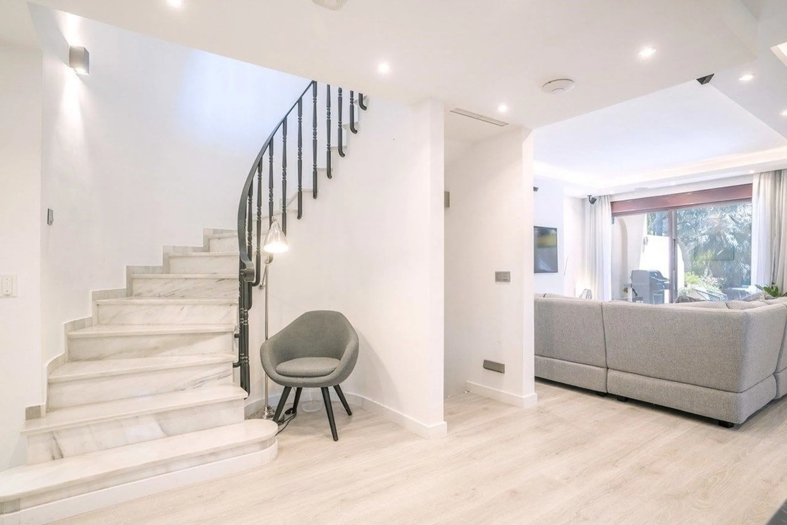 Spacious 4-Bedroom Home in Jardines de las Lomas