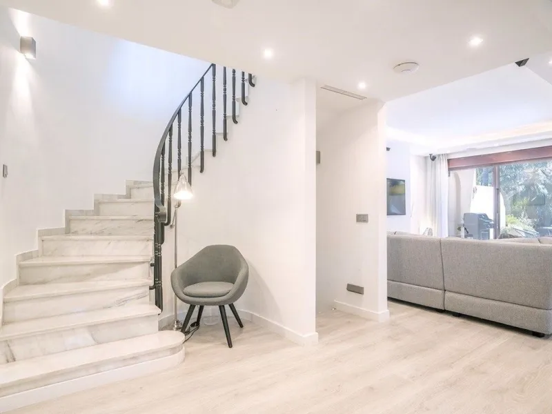 Spacious 4-Bedroom Home in Jardines de las Lomas