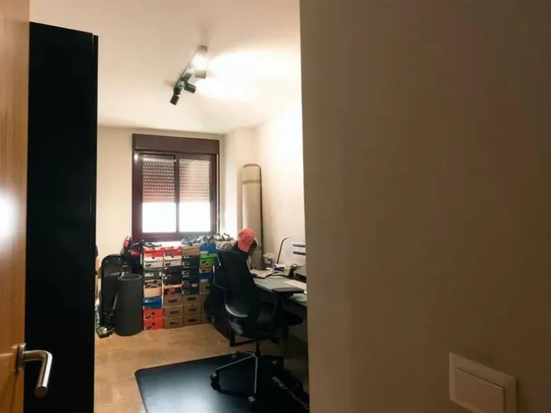 Discover this welcoming, bright, and airy apartment that combines light, comfort, and excellent features, ideal for year-round living or as an investment.