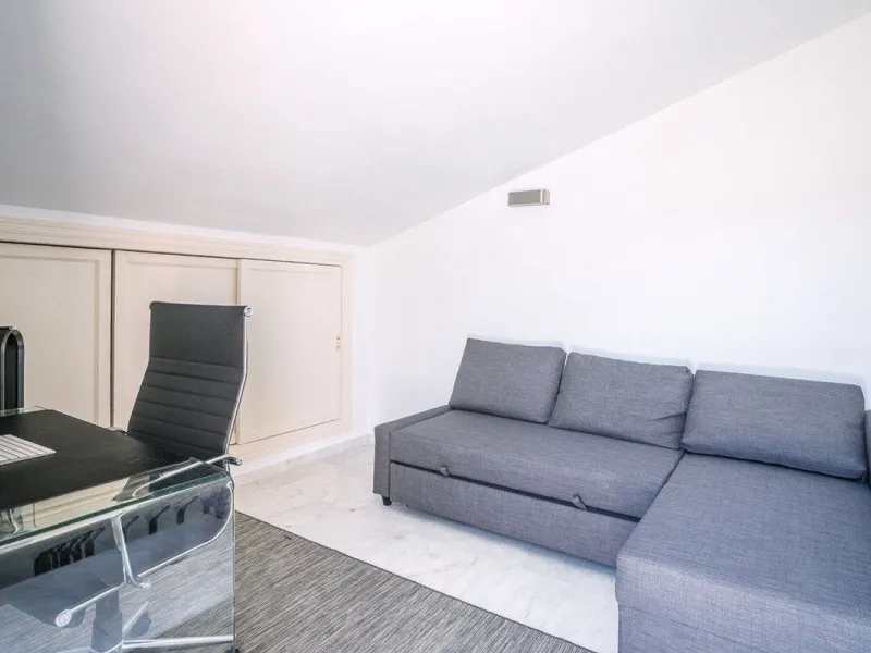 Spacious 4-Bedroom Home in Jardines de las Lomas