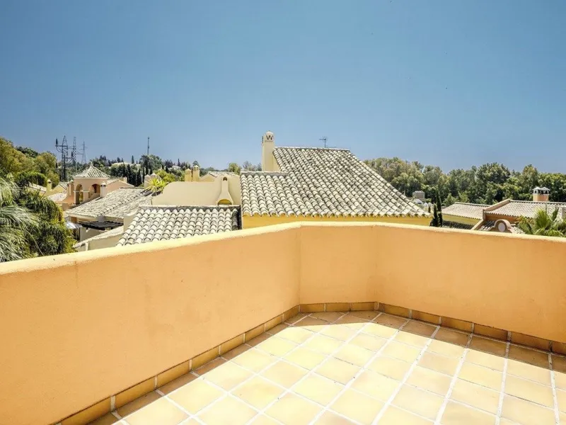 Spacious 4-Bedroom Home in Jardines de las Lomas