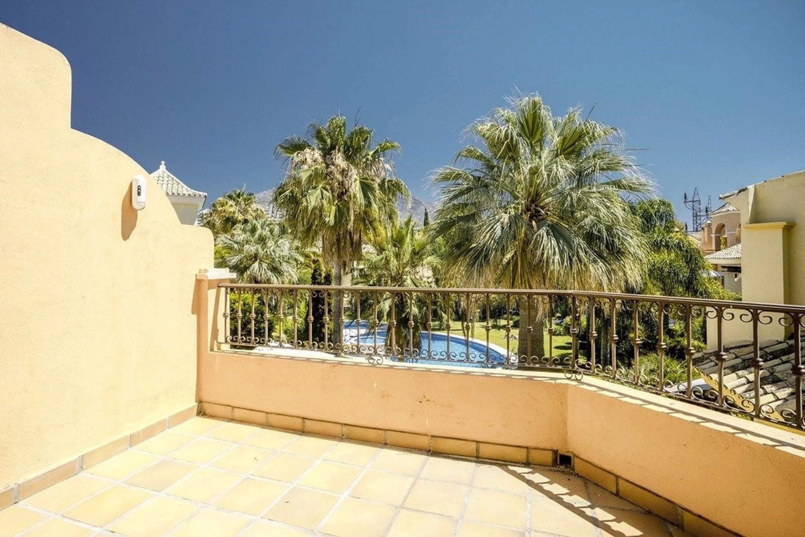 Spacious 4-Bedroom Home in Jardines de las Lomas