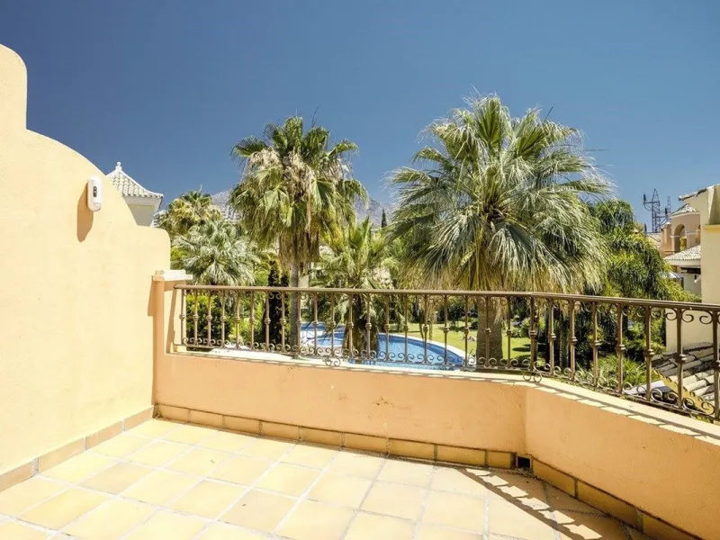 Spacious 4-Bedroom Home in Jardines de las Lomas