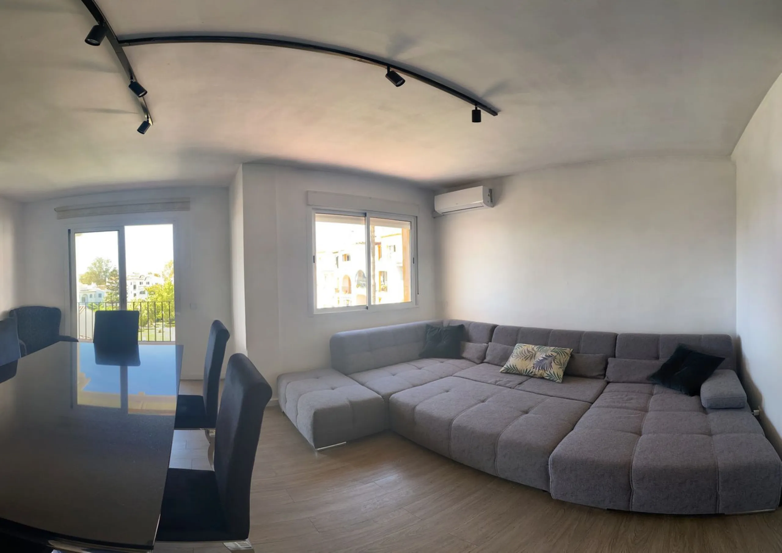 ✨ Top Floor Apartment in Diana Park – Costa del Sol ✨