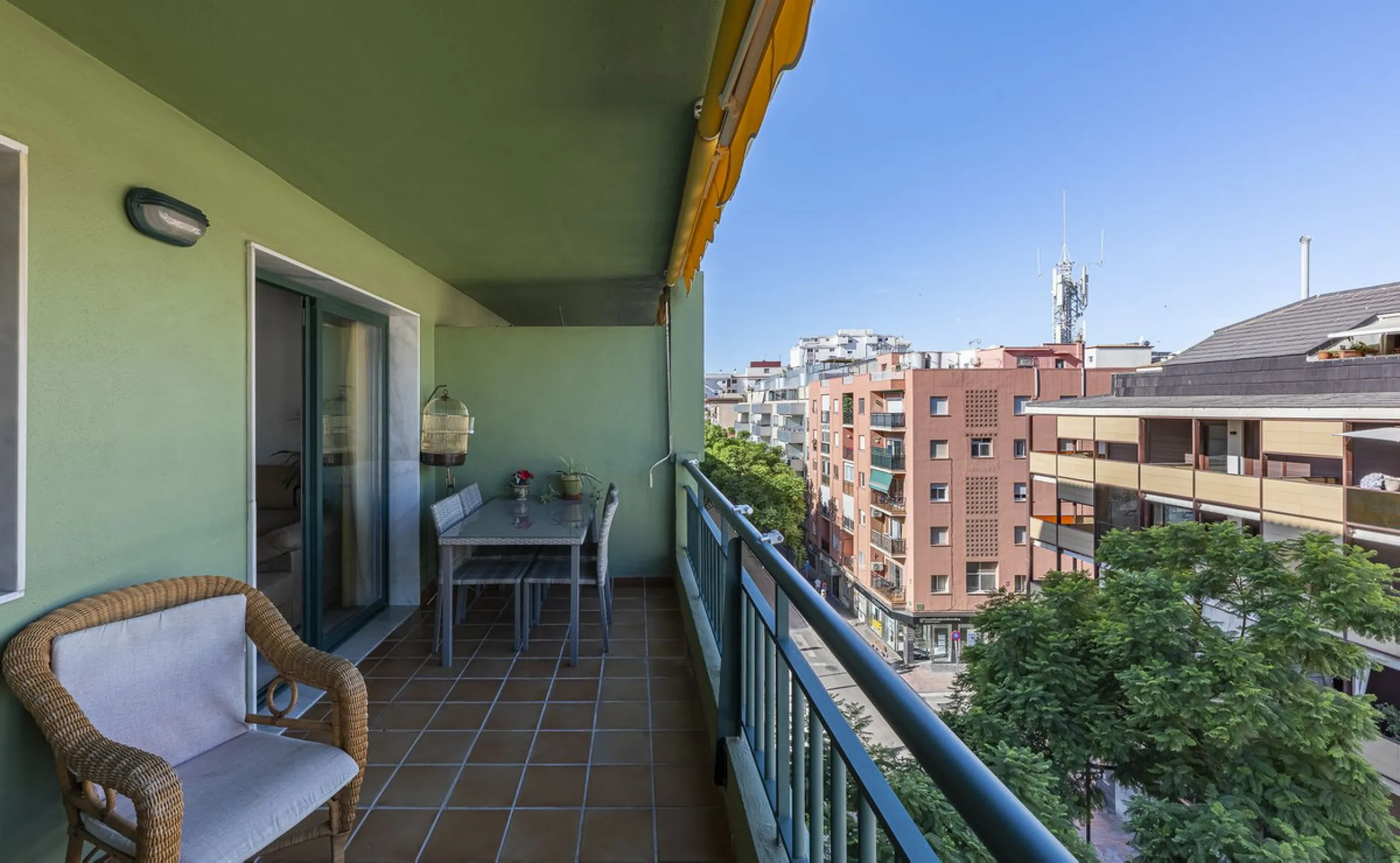 Apartment for sale in the Puerto Deportivo area of Fuengirola.