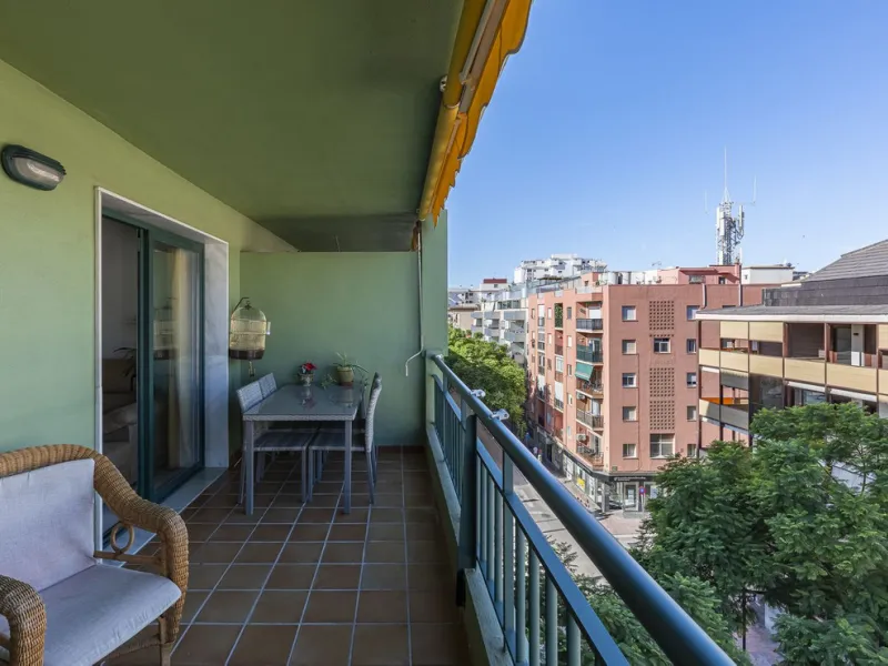 Apartment for sale in the Puerto Deportivo area of Fuengirola.