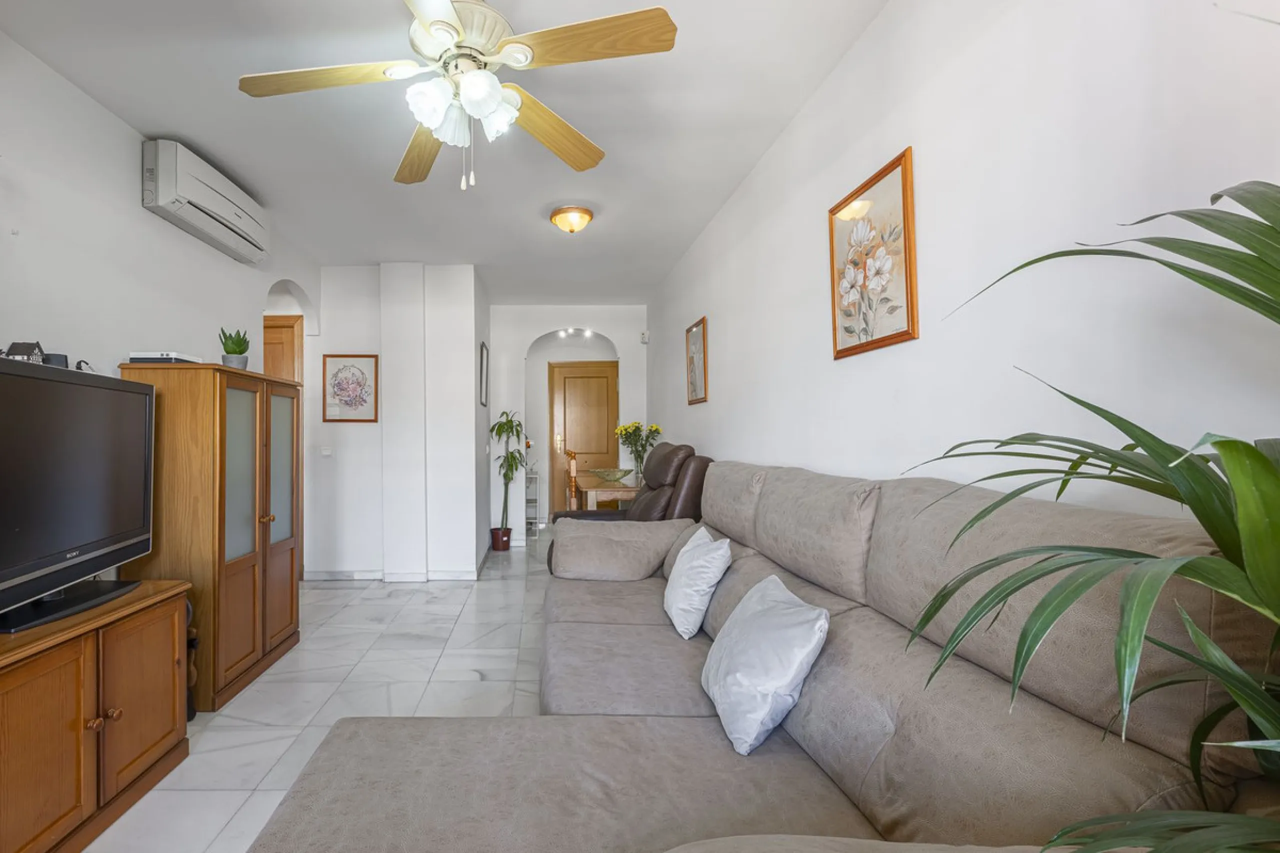 Apartment for sale in the Puerto Deportivo area of Fuengirola.
