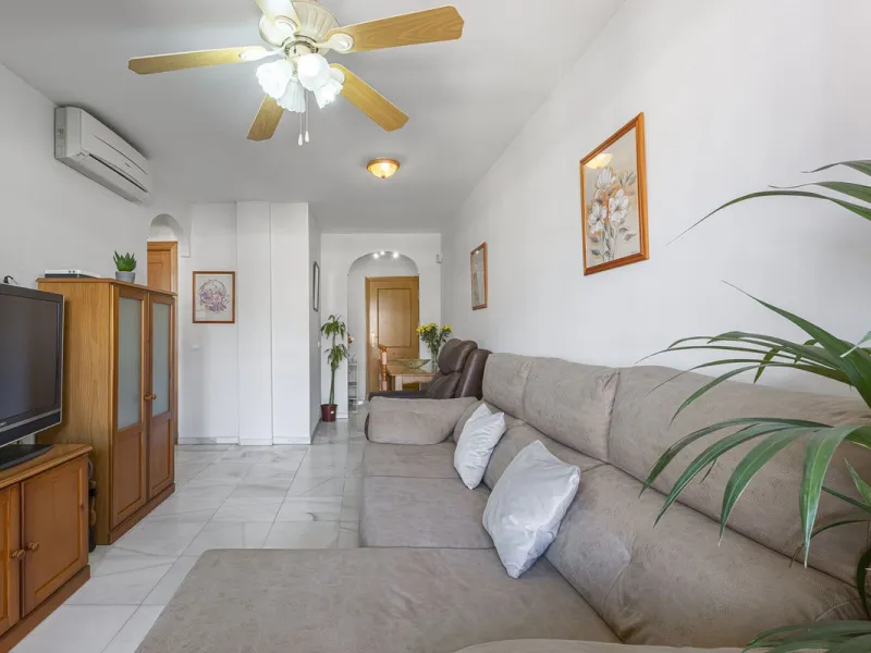 Apartment for sale in the Puerto Deportivo area of Fuengirola.