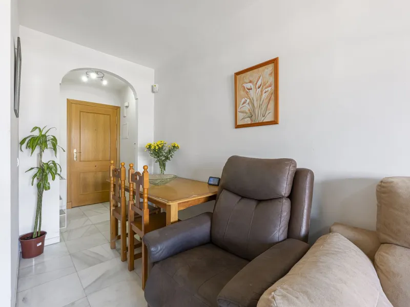 Apartment for sale in the Puerto Deportivo area of Fuengirola.
