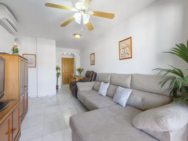 Apartment for sale in the Puerto Deportivo area of Fuengirola.