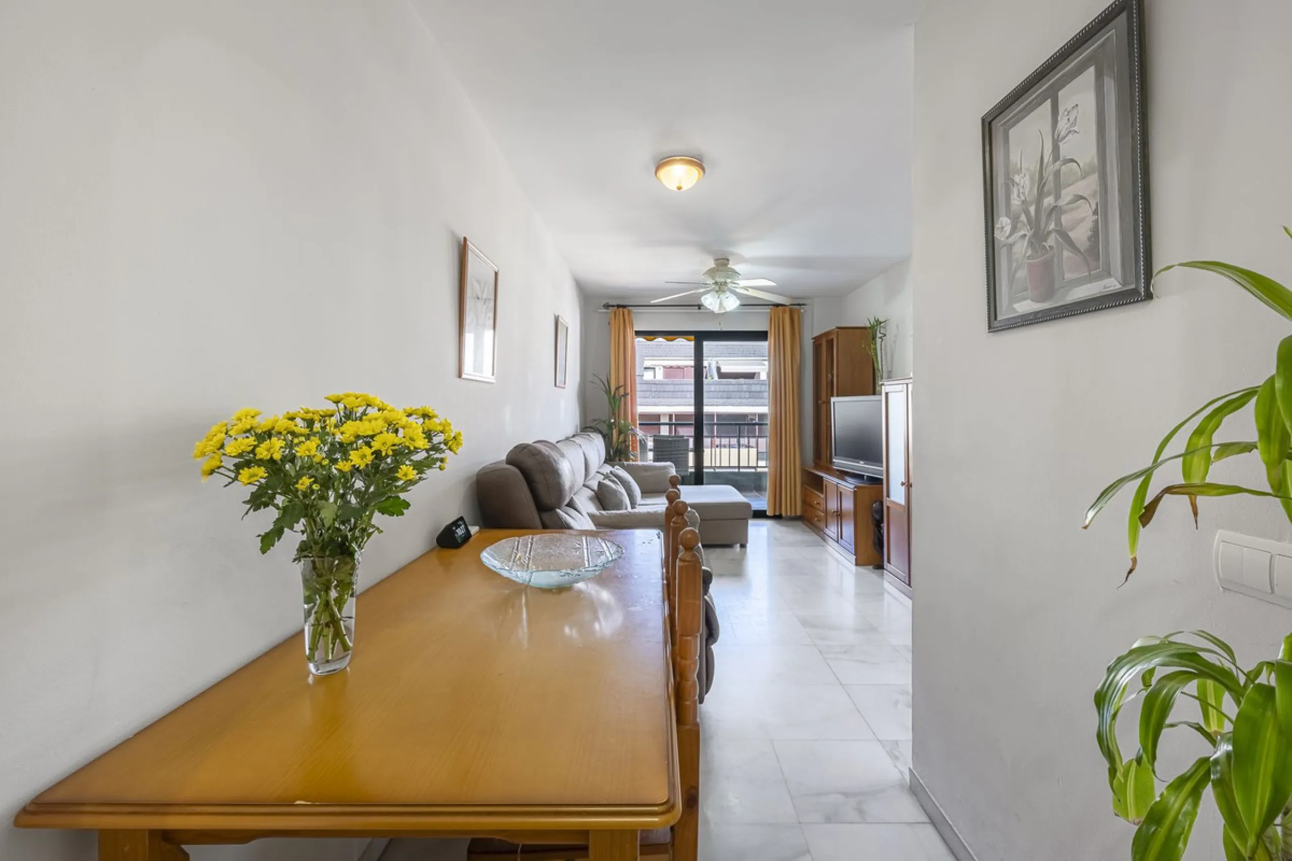 Apartment for sale in the Puerto Deportivo area of Fuengirola.