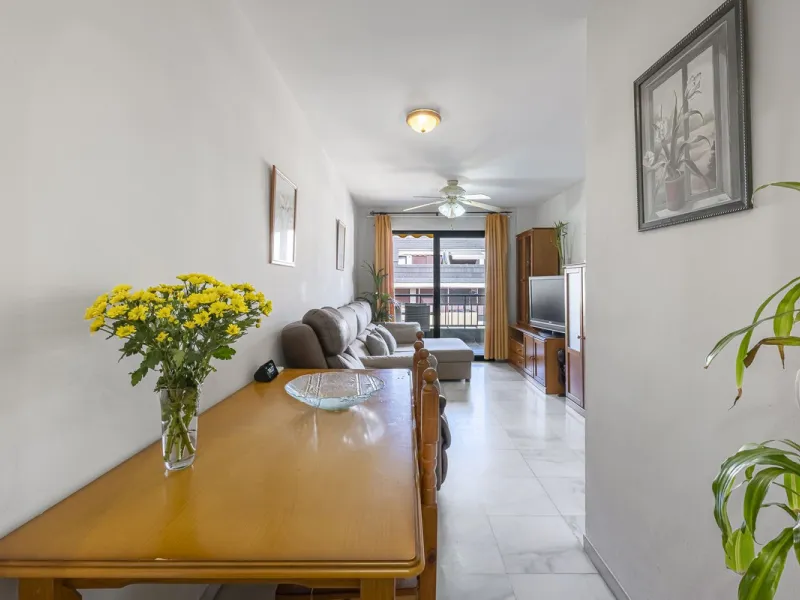 Apartment for sale in the Puerto Deportivo area of Fuengirola.