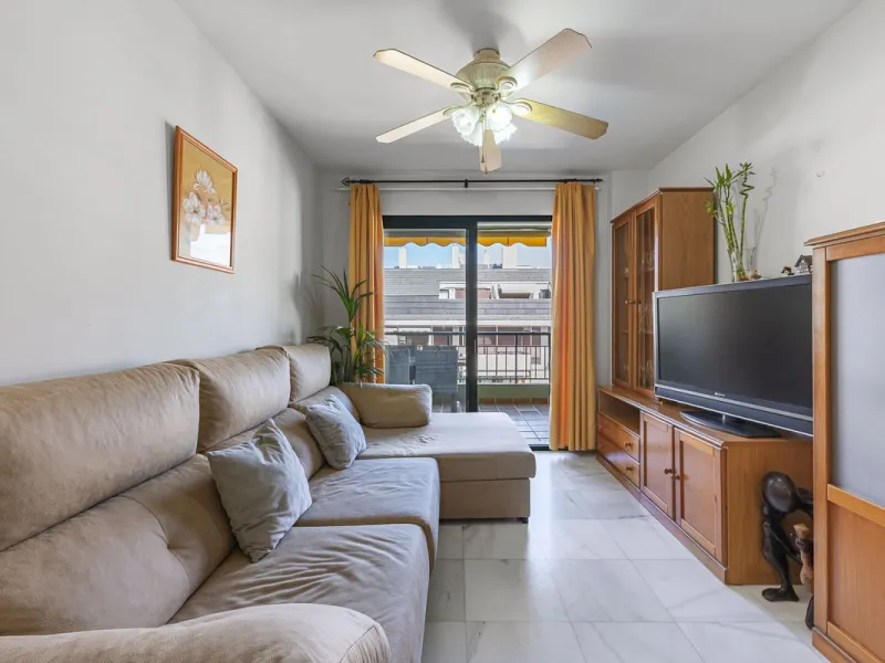 Apartment for sale in the Puerto Deportivo area of Fuengirola.