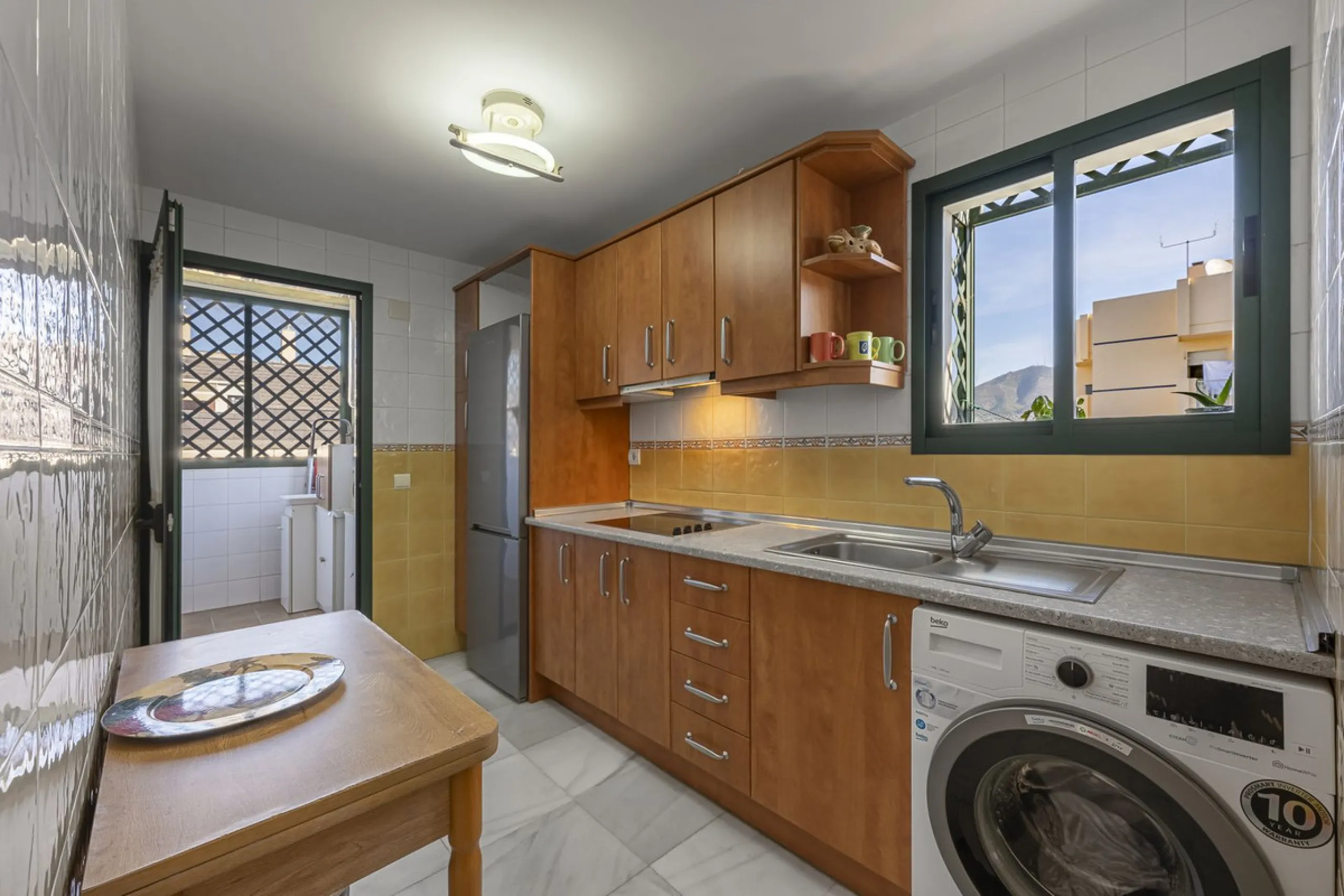 Apartment for sale in the Puerto Deportivo area of Fuengirola.