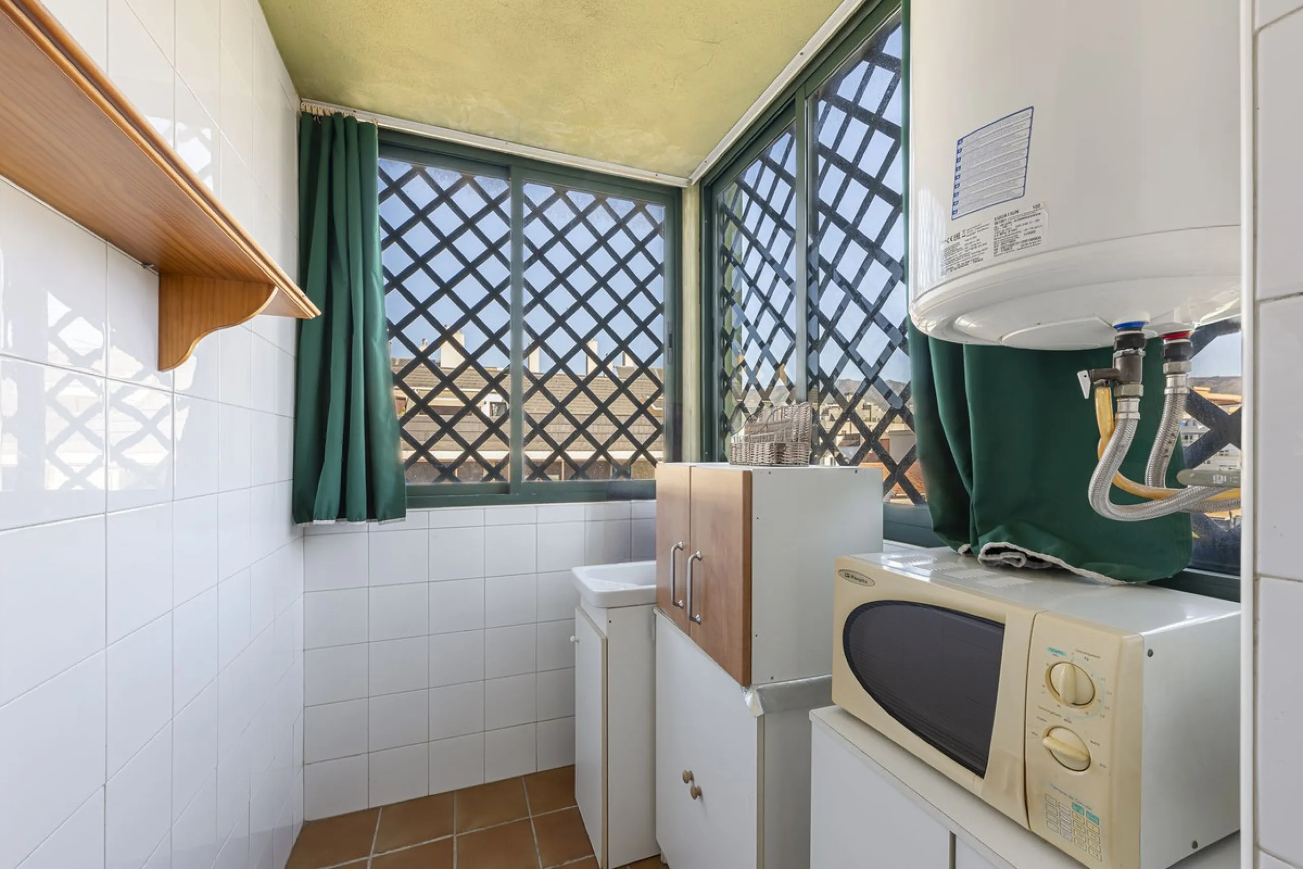 Apartment for sale in the Puerto Deportivo area of Fuengirola.