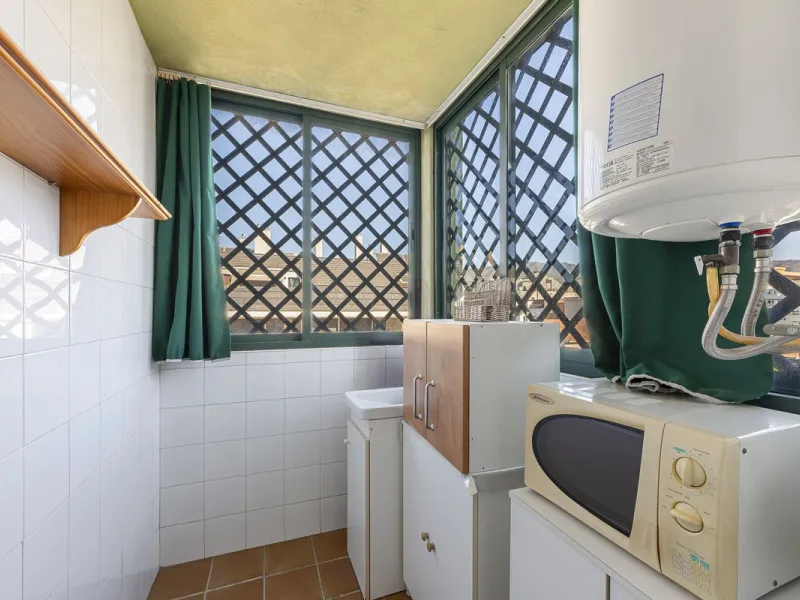 Apartment for sale in the Puerto Deportivo area of Fuengirola.