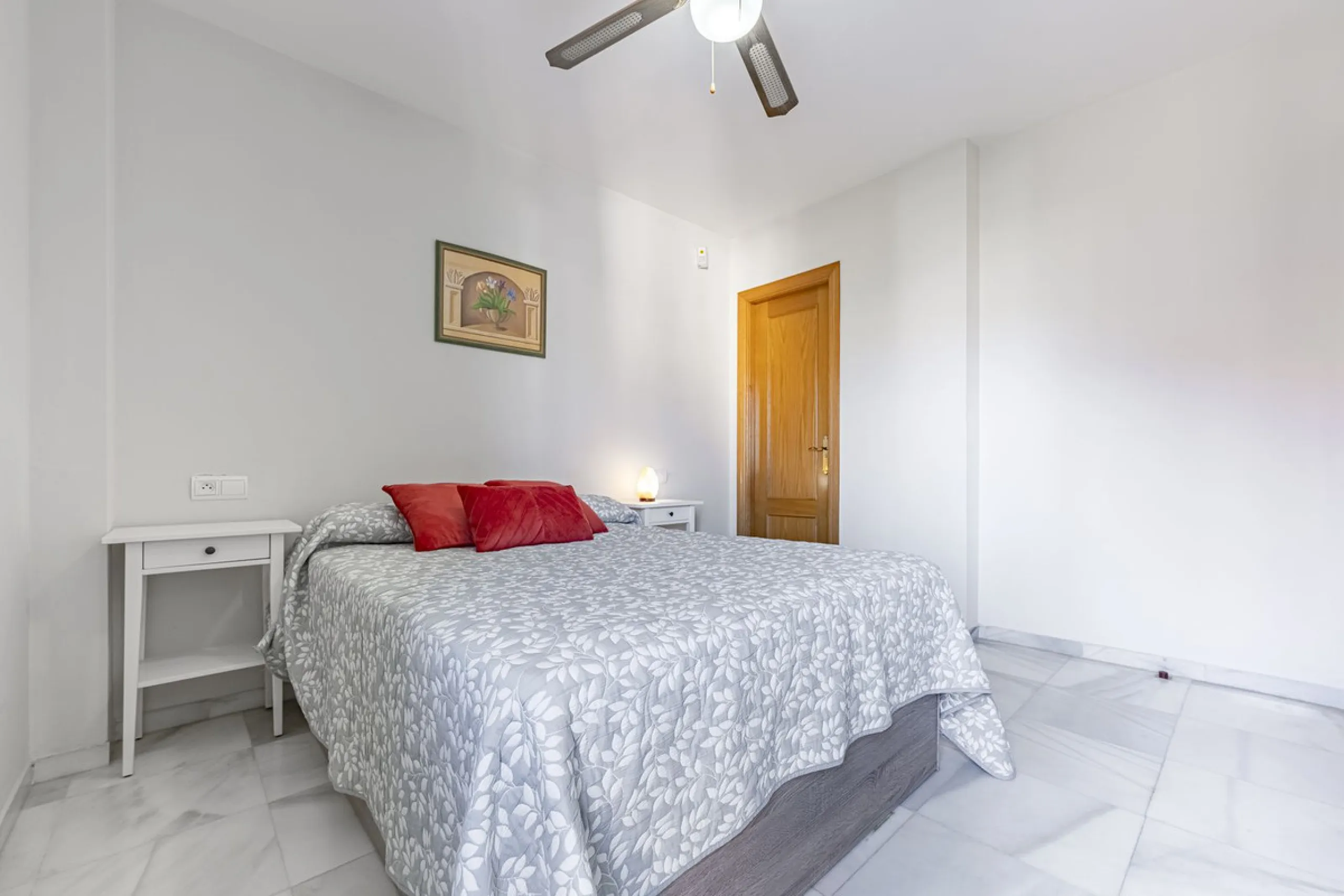 Apartment for sale in the Puerto Deportivo area of Fuengirola.