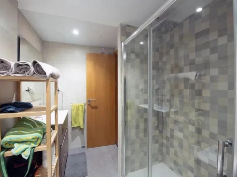 Discover this welcoming, bright, and airy apartment that combines light, comfort, and excellent features, ideal for year-round living or as an investment.