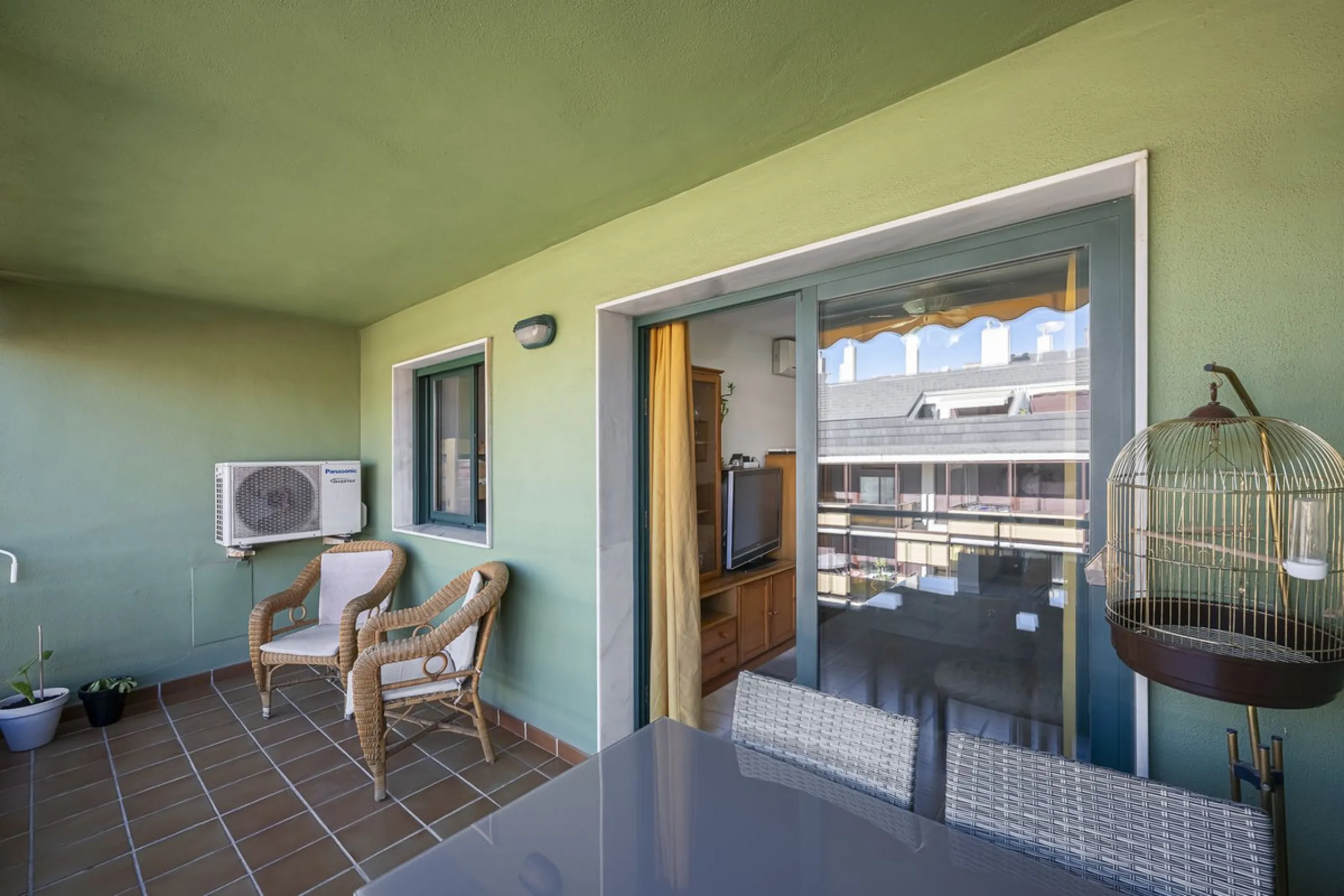 Apartment for sale in the Puerto Deportivo area of Fuengirola.