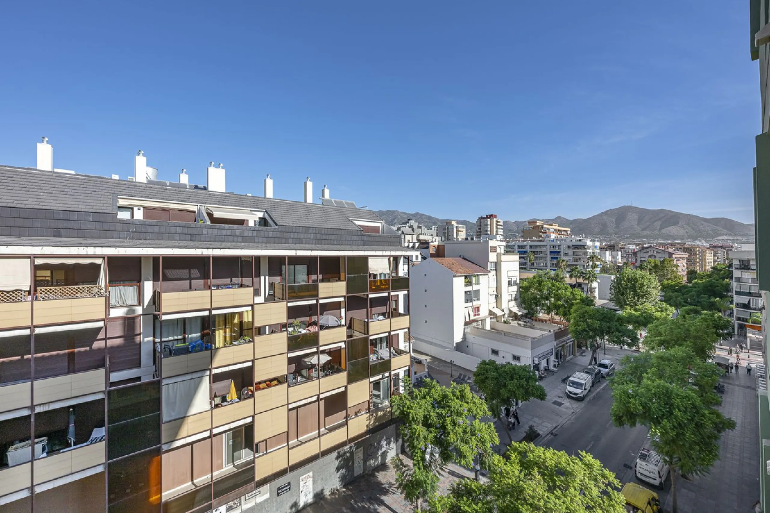 Apartment for sale in the Puerto Deportivo area of Fuengirola.