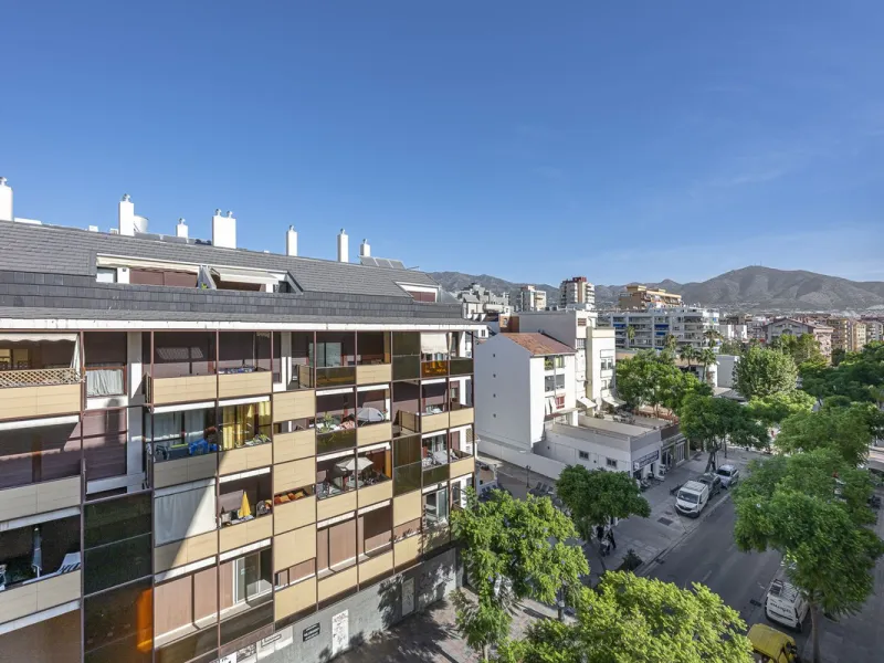 Apartment for sale in the Puerto Deportivo area of Fuengirola.