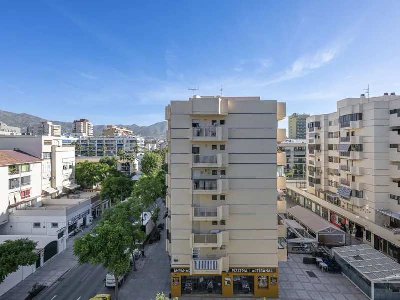 Apartment for sale in the Puerto Deportivo area of Fuengirola.