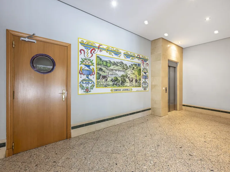 Apartment for sale in the Puerto Deportivo area of Fuengirola.