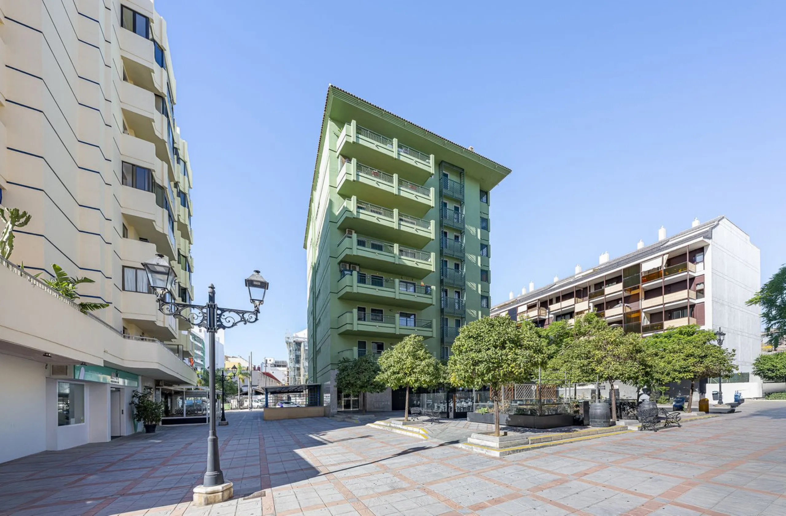 Apartment for sale in the Puerto Deportivo area of Fuengirola.