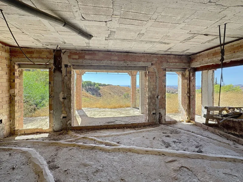 House - Detached Villa в продаже в Mijas, Málaga. В доме 5 спален и 4 ванных комнат. Площадь дома 250 м². Площадь участка 2439 м²