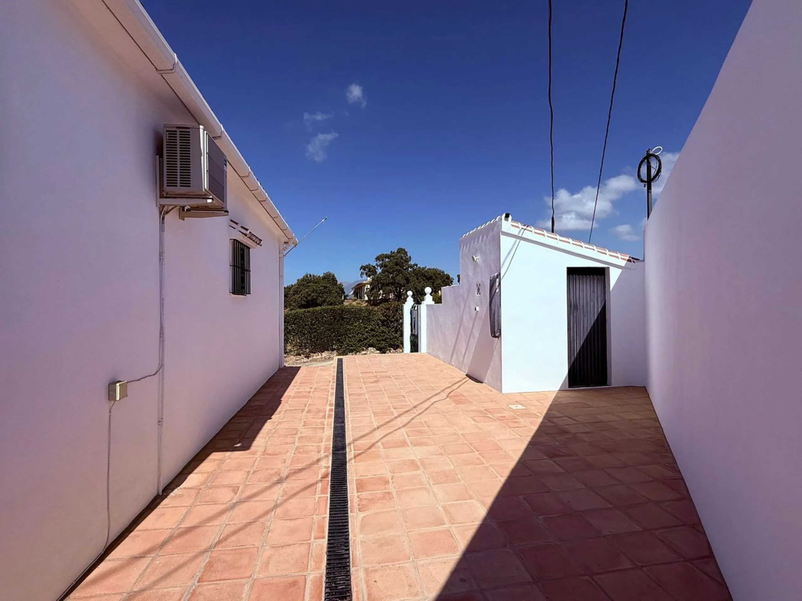 Fabulous Gated Oasis with Panoramic Views – Coin Outskirts