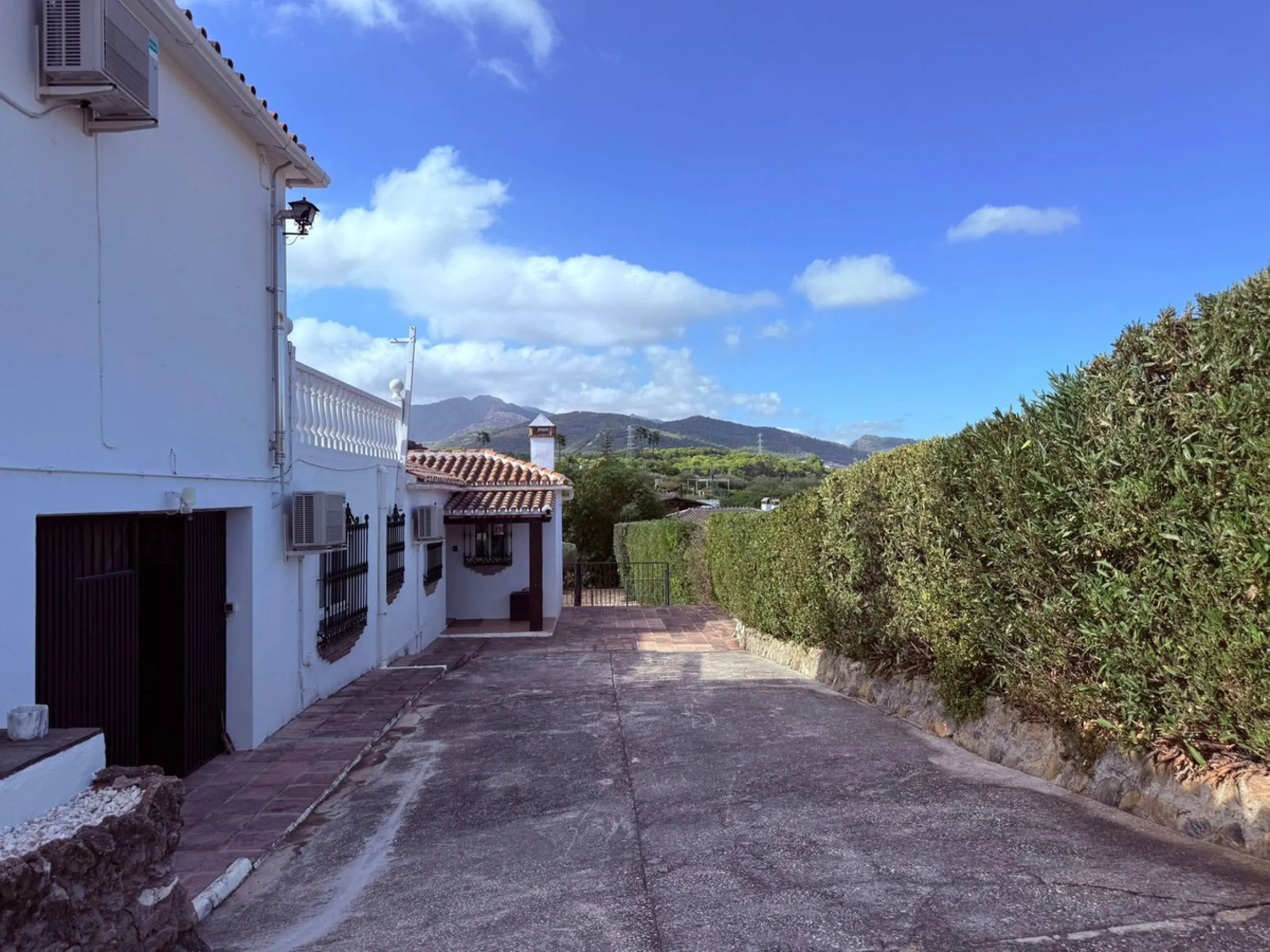 Fabulous Gated Oasis with Panoramic Views – Coin Outskirts