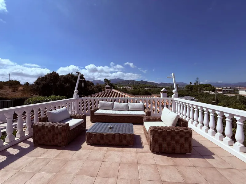 Fabulous Gated Oasis with Panoramic Views – Coin Outskirts