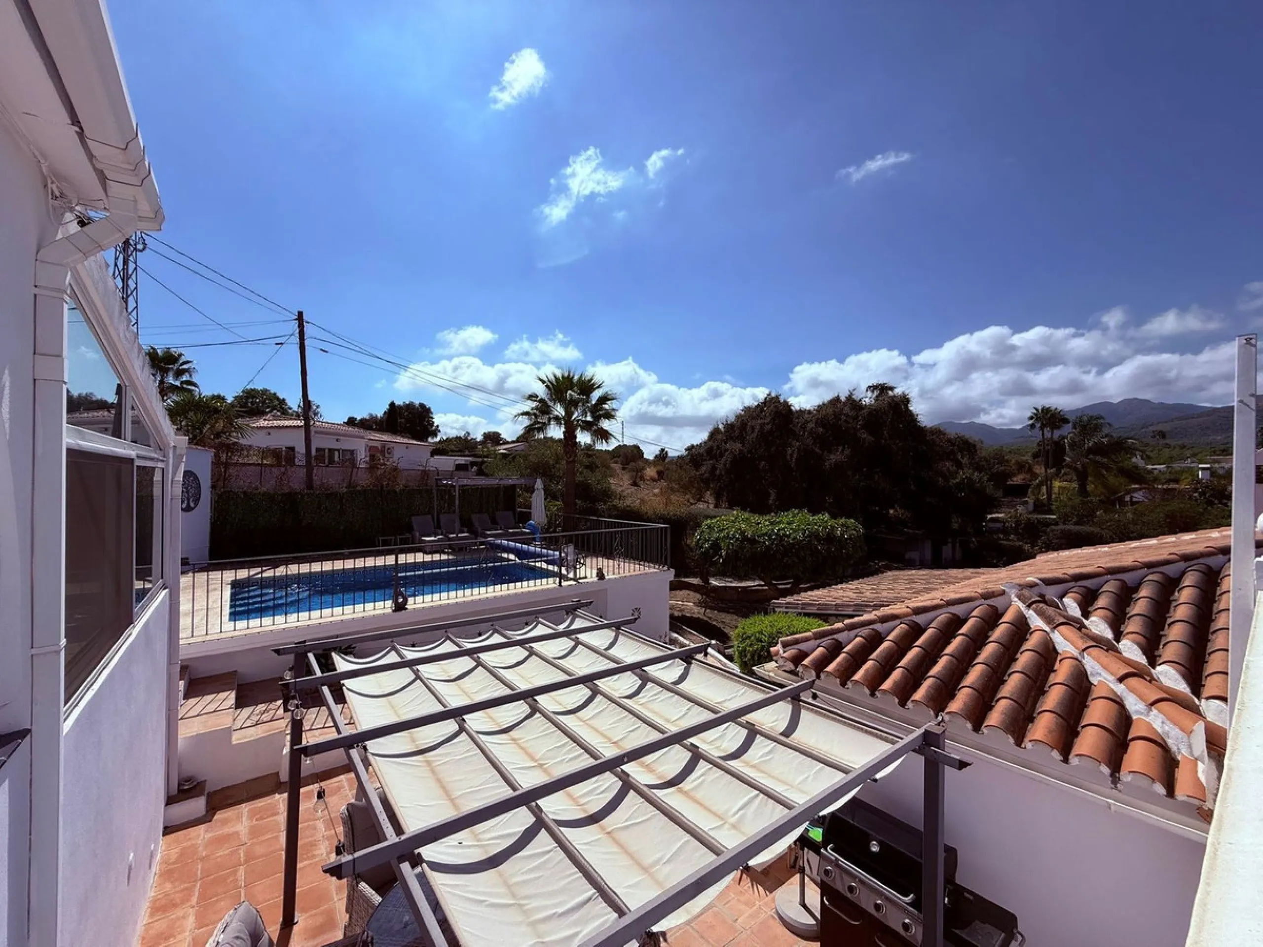 Fabulous Gated Oasis with Panoramic Views – Coin Outskirts