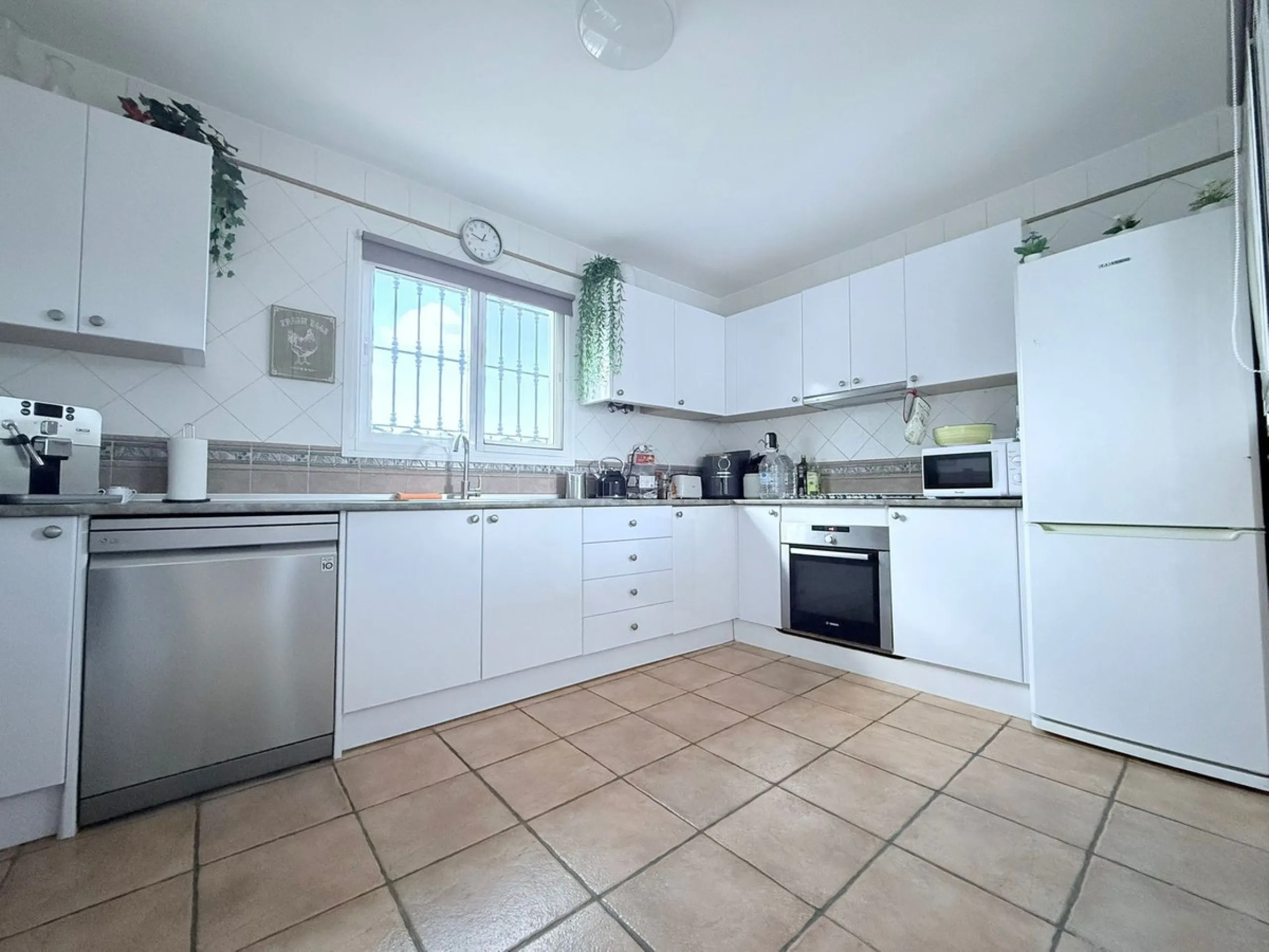 Fabulous Gated Oasis with Panoramic Views – Coin Outskirts