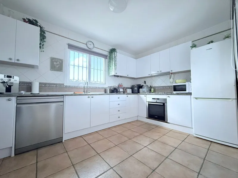 Fabulous Gated Oasis with Panoramic Views – Coin Outskirts