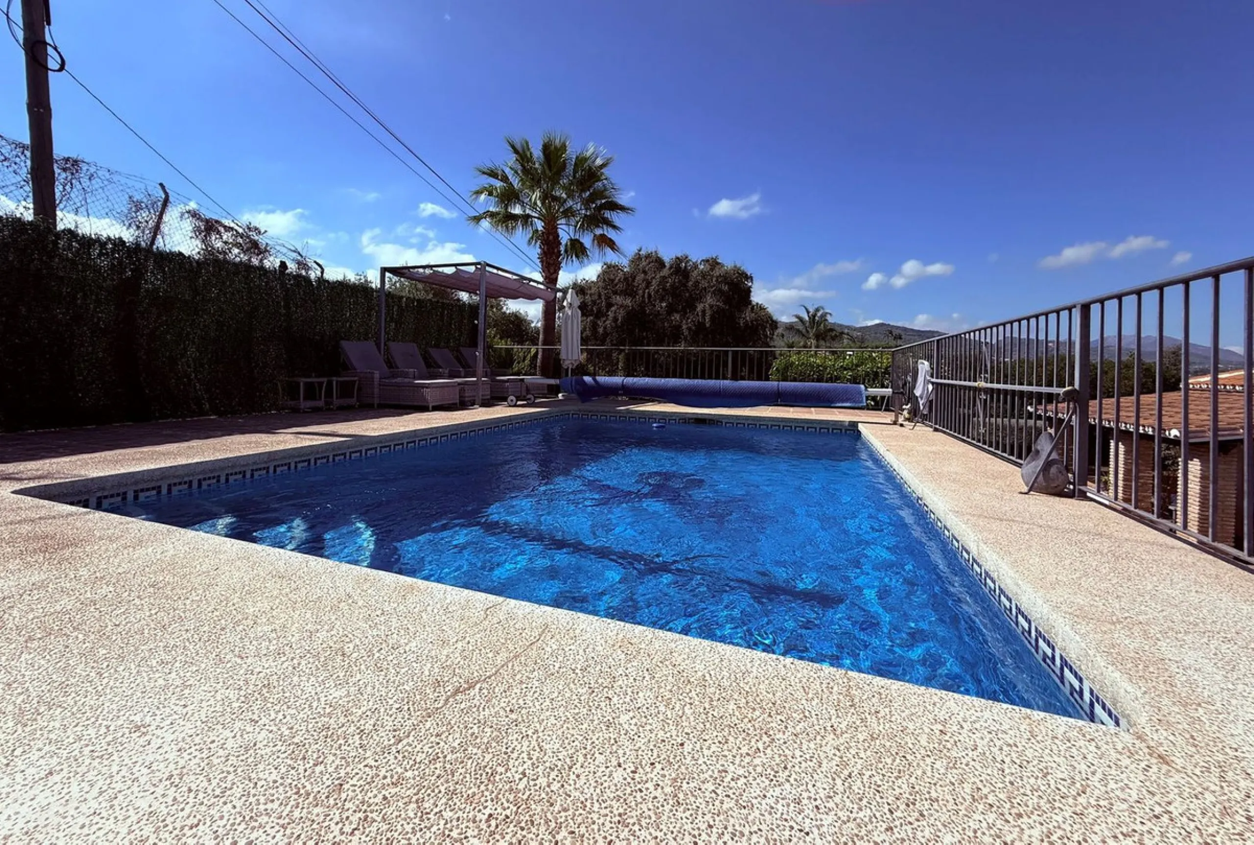 Fabulous Gated Oasis with Panoramic Views – Coin Outskirts