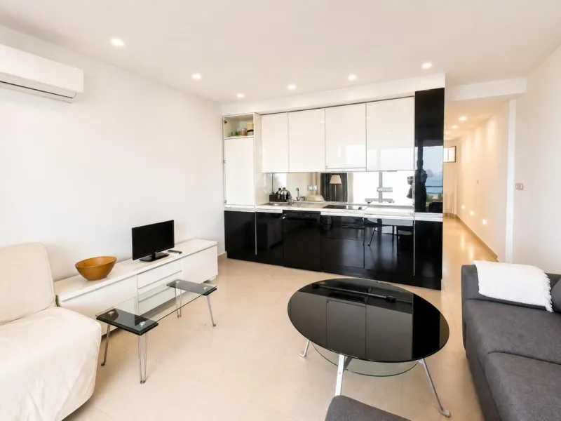.One-Bedroom Apartment with Tourist License – Excellent Location