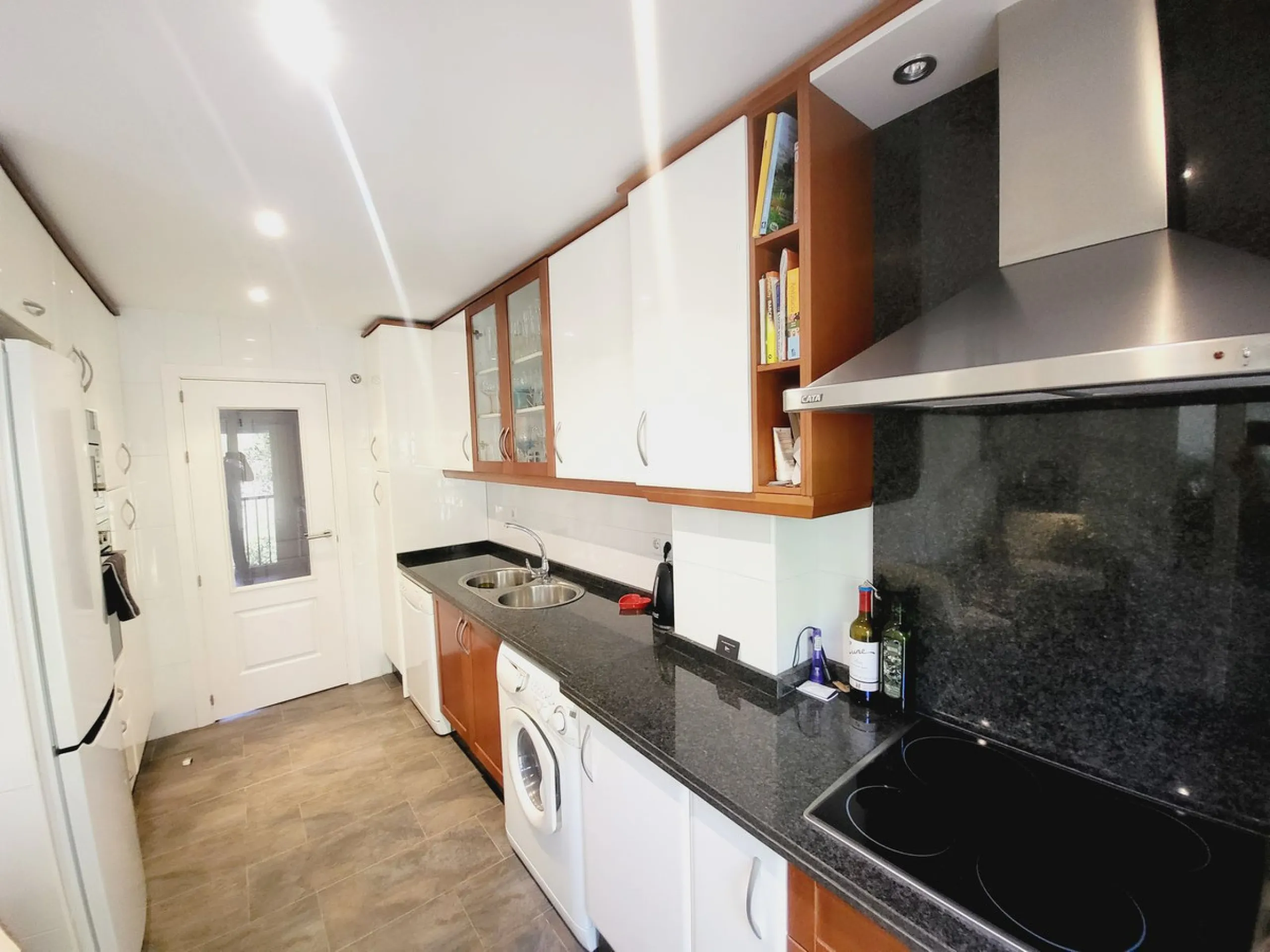 Apartment - Middle Floor Apartment в продаже в Mijas, Málaga. В доме 3 спален и 3 ванных комнат. Площадь дома 151 м²