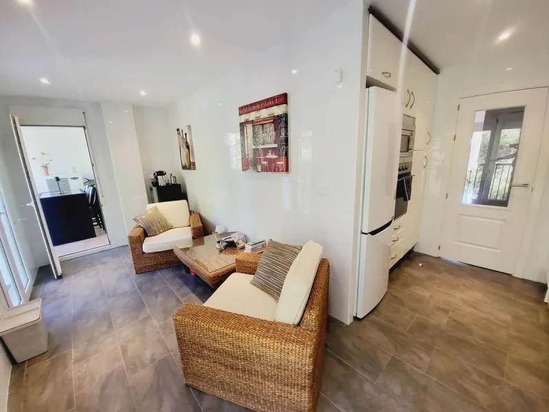 Apartment - Middle Floor Apartment в продаже в Mijas, Málaga. В доме 3 спален и 3 ванных комнат. Площадь дома 151 м²