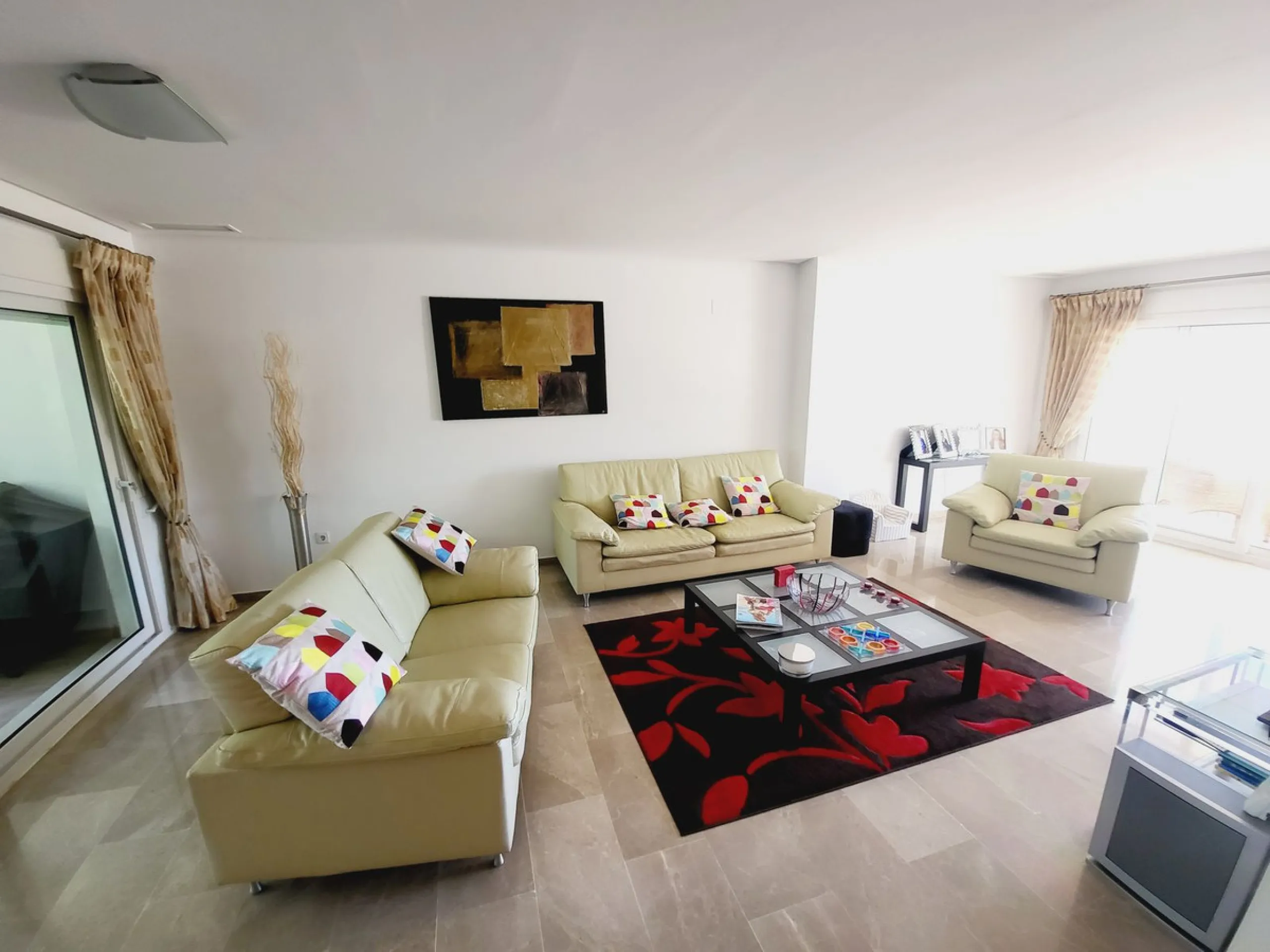 Apartment - Middle Floor Apartment в продаже в Mijas, Málaga. В доме 3 спален и 3 ванных комнат. Площадь дома 151 м²
