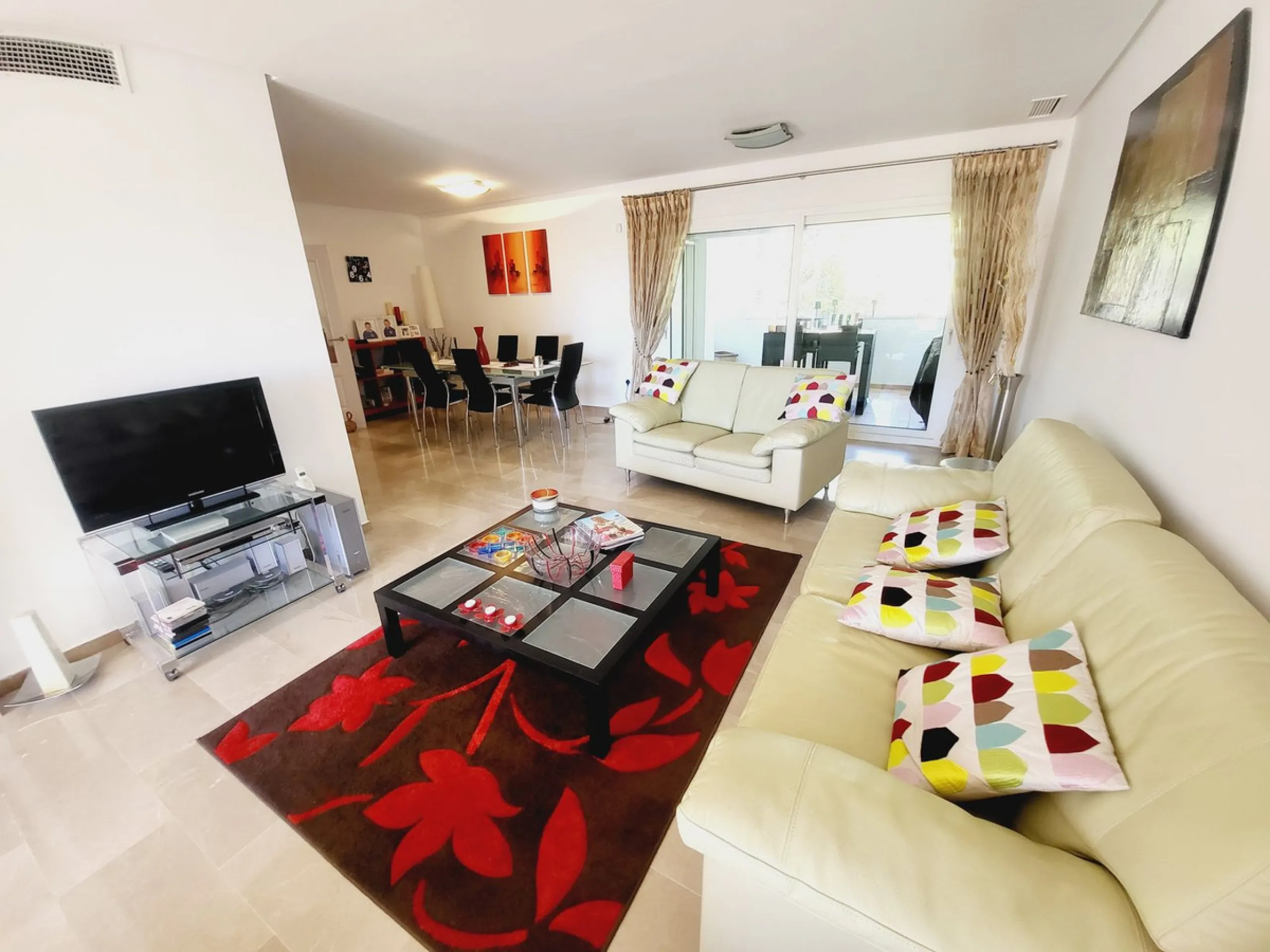 Apartment - Middle Floor Apartment в продаже в Mijas, Málaga. В доме 3 спален и 3 ванных комнат. Площадь дома 151 м²