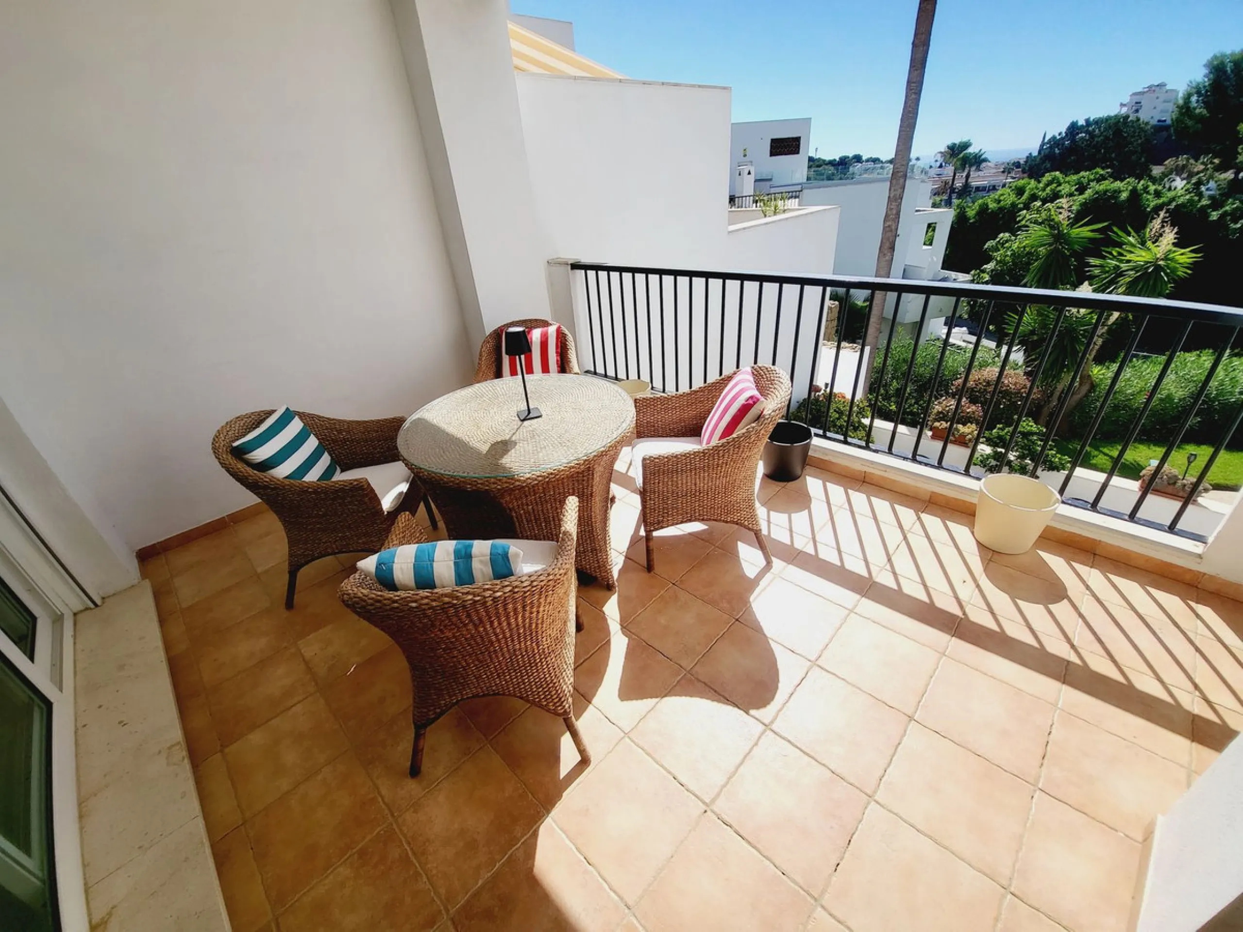 Apartment - Middle Floor Apartment в продаже в Mijas, Málaga. В доме 3 спален и 3 ванных комнат. Площадь дома 151 м²