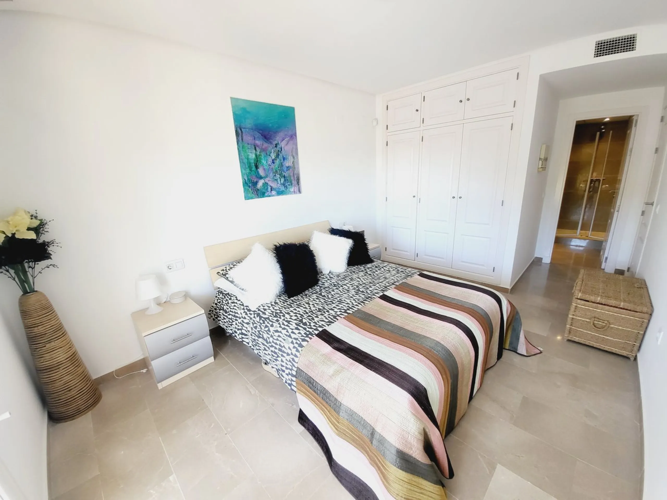 Apartment - Middle Floor Apartment в продаже в Mijas, Málaga. В доме 3 спален и 3 ванных комнат. Площадь дома 151 м²