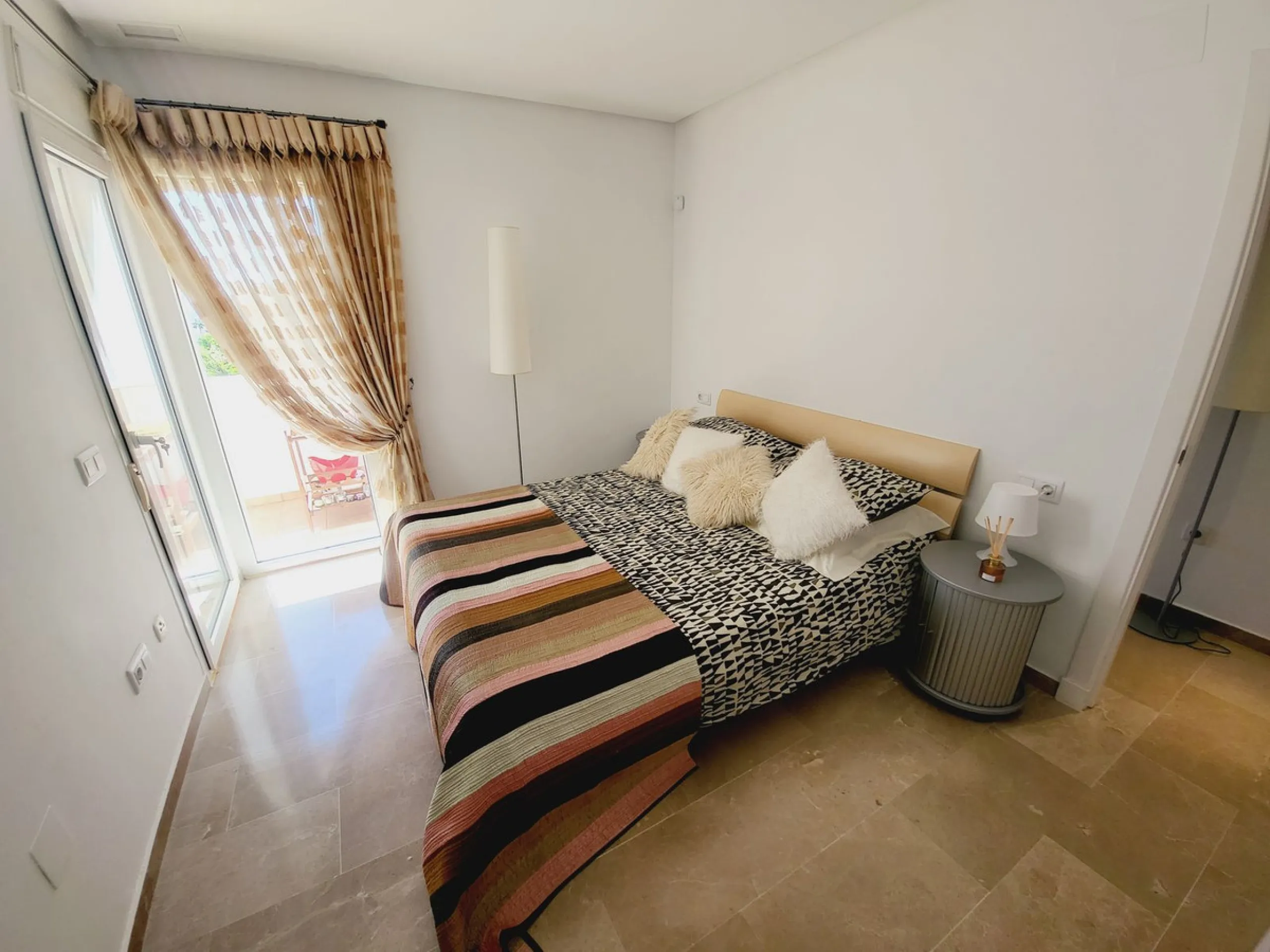 Apartment - Middle Floor Apartment в продаже в Mijas, Málaga. В доме 3 спален и 3 ванных комнат. Площадь дома 151 м²