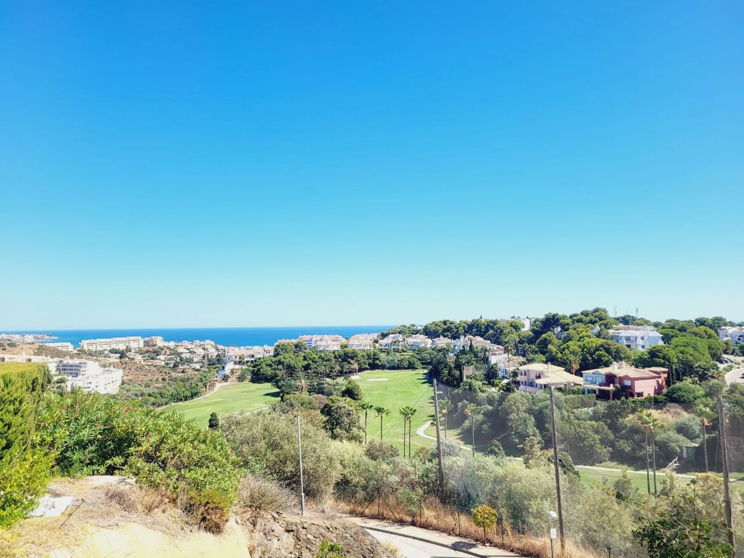 Apartment - Middle Floor Apartment в продаже в Mijas, Málaga. В доме 3 спален и 3 ванных комнат. Площадь дома 151 м²