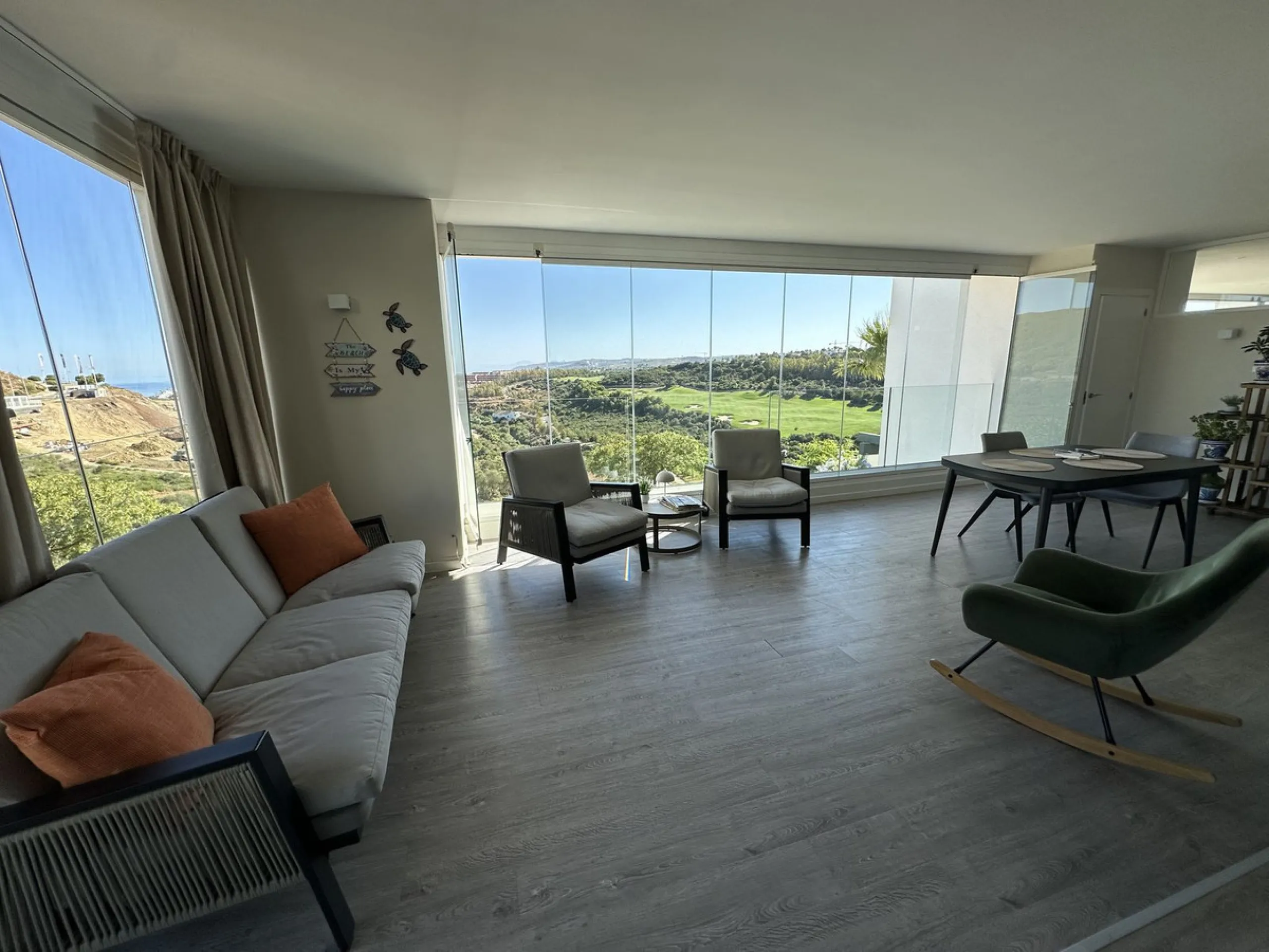 Middle Floor Apartment, Casares, Costa del Sol.