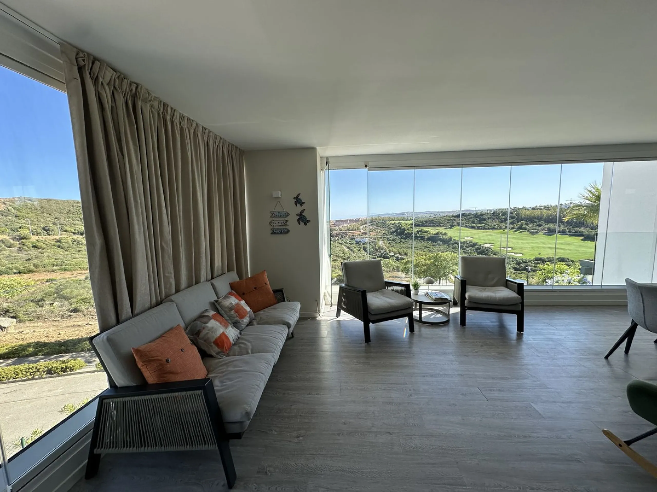 Middle Floor Apartment, Casares, Costa del Sol.