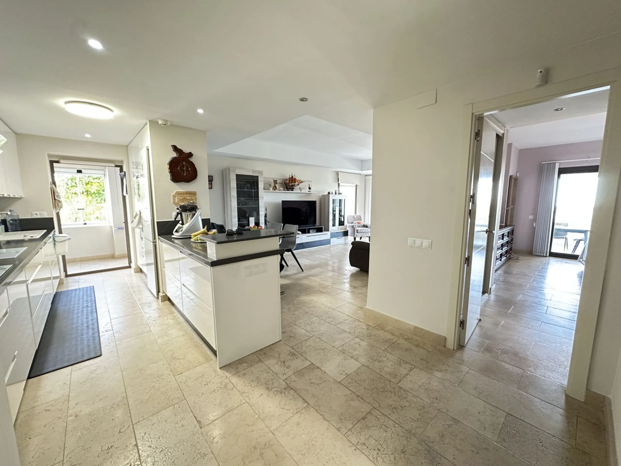 Middle Floor Apartment, Casares, Costa del Sol.