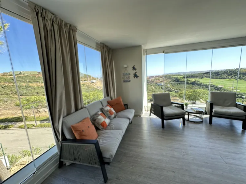 Middle Floor Apartment, Casares, Costa del Sol.