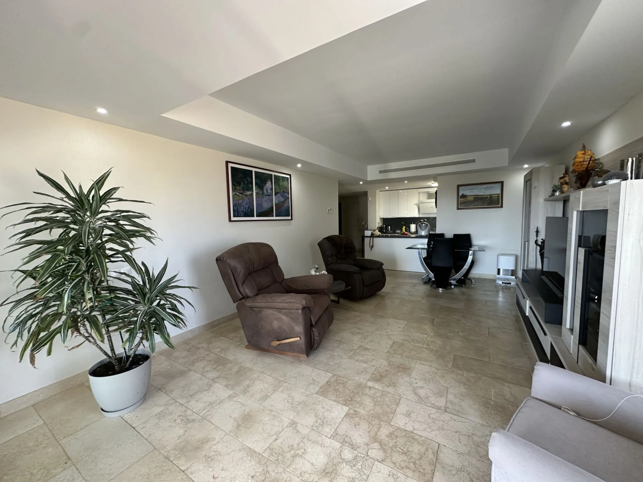 Middle Floor Apartment, Casares, Costa del Sol.